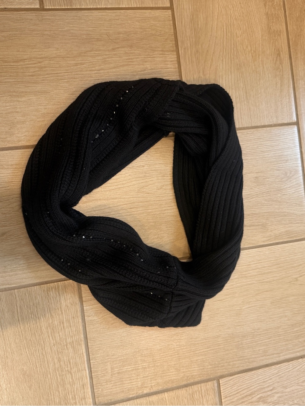 2/$10 or 3/$12 ❤️ Black Knit Infinity Scarf with Subtle Embellishment